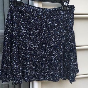 Patterned mini skirt!